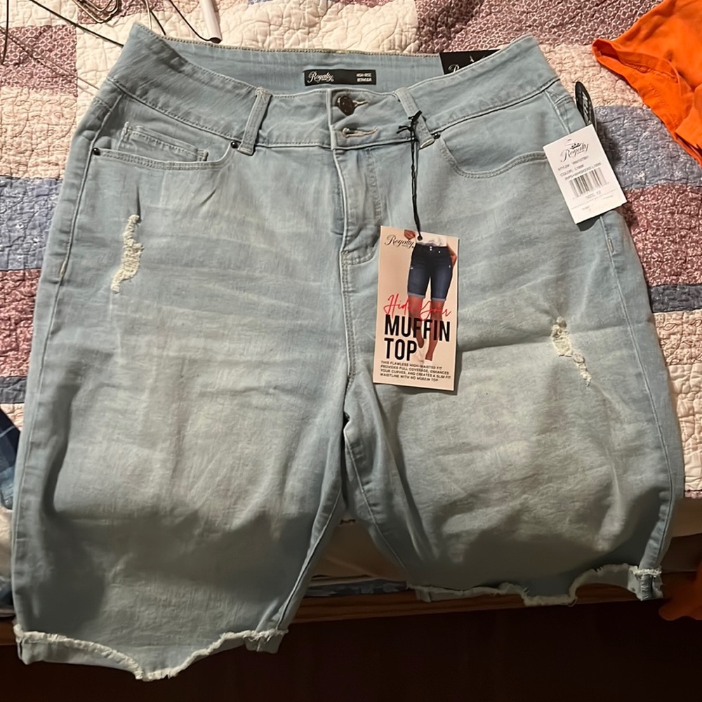Royalty short